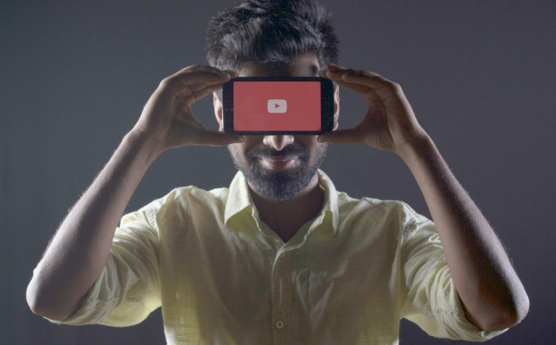 A YouTube kötelező hirdetést indít a tévén való megtekintéshez világszerte.