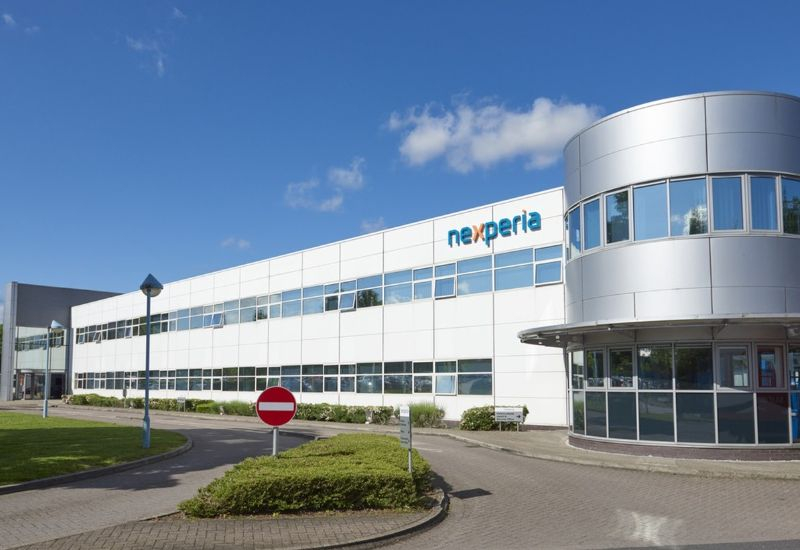 Nemformális Európa: a kínai Nexperia gyár kezdett el chipeket készíteni szilícium lemezek nélkül.