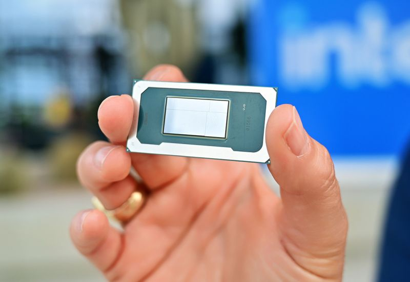 Az AI-bum növelte az Intel processzorok iránti keresletet, és a részvények a jelentés után 20 %-kal emelkedtek.