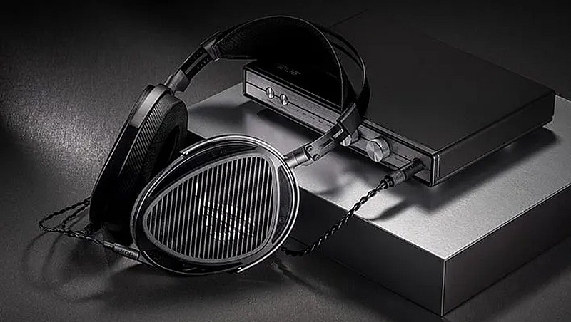Az Asus és a HiFiMan ROG Kithara nyílt játékos fejhallgató, amely audiophile hangzást kínál.