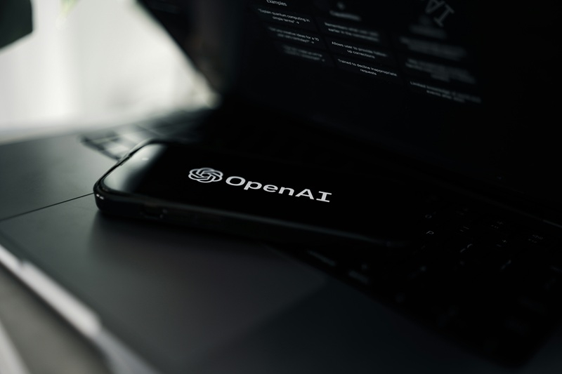 Az OpenAI bemutatta a GPT‑Realtime‑2-t és két új hangalapú változatot, amelyek csak az API-n keresztül érhetők el.