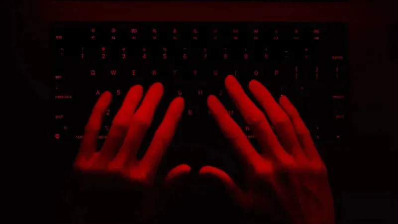 Az Anthropic figyelmeztetett: a jövőbeli Claude Mythos modell „szuperképessé” válik a hackerek számára.