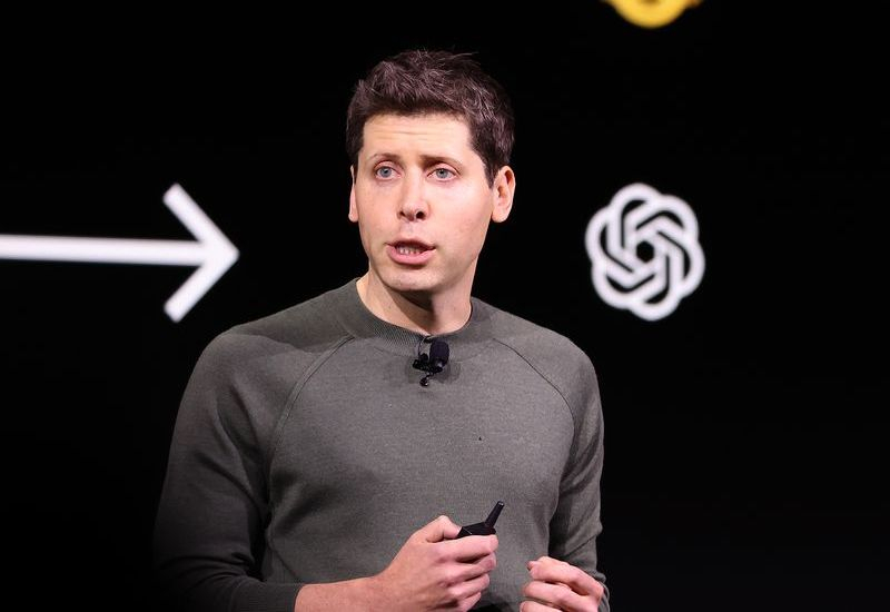 Sam Altman ígérte, hogy módosítja a „csúszó” megállapodást a Védelmi Minisztériummal, hogy biztosítsa az állampolgárok védelmét a szpionálás ellen.