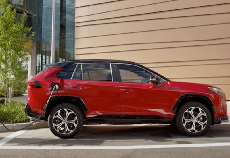 A kutatás kimutatta, hogy a töltött hibridok sokkal több üzemanyagot fogyasztanak, mint azt állítják.