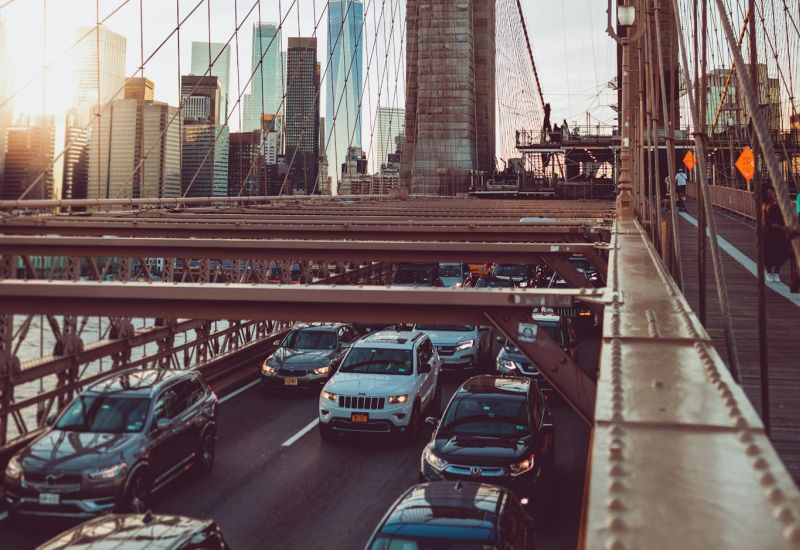 Az Egyesült Államok tiltja a kínai autóprogramokat gyanújuk alapján szpionálásra.