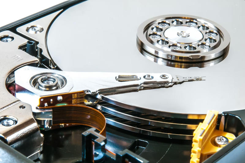 Az HDD‑komponens gyártóit gyanítják, hogy több mint 13 év alatt túlválták az árakat.