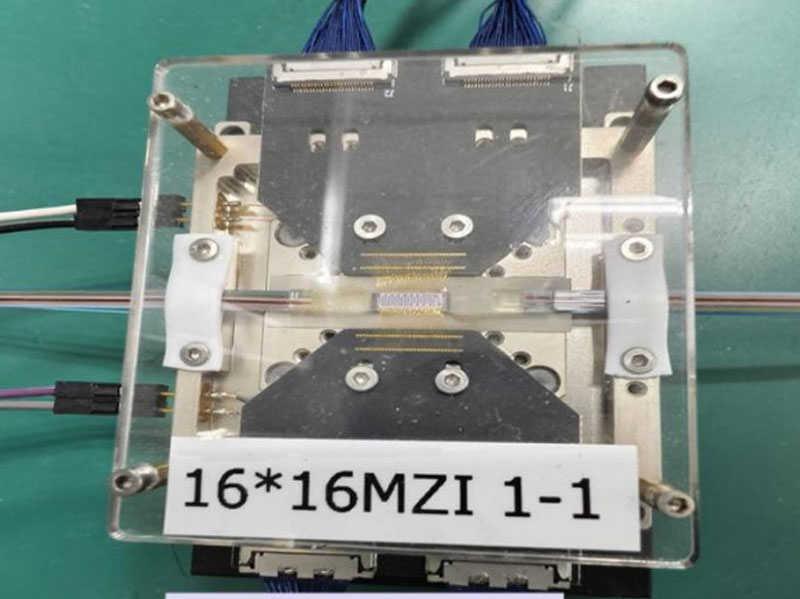 Kínai tudósok arra késztetik a robotokat, hogy azonnal gondolkodjanak, felgyorsítva a szilícium fotonika fejlődését