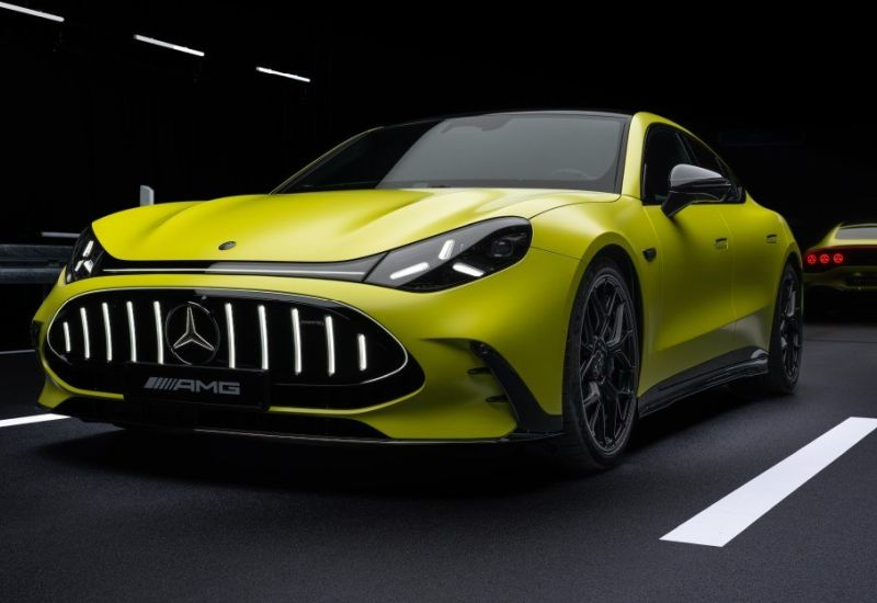 A Mercedes‑Benz bemutatta az AMG GT-t – sportos elektroműködő kupét, amely két másodperc alatt eléri a 100 km/h sebességet.