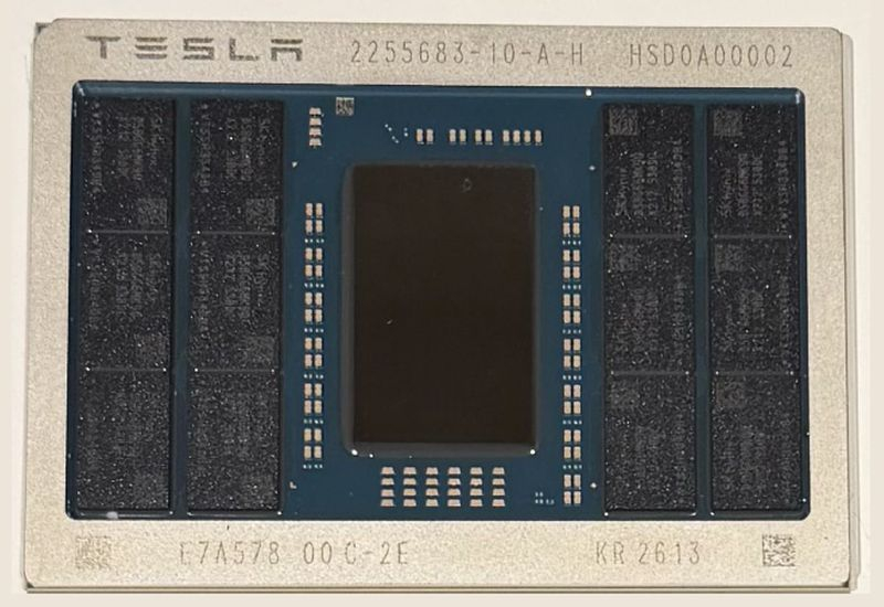 A SpaceX tervez saját grafikus processzorát a Tesla-val együtt kiadni, de ezt a projektet kockázatosnak tartja.
