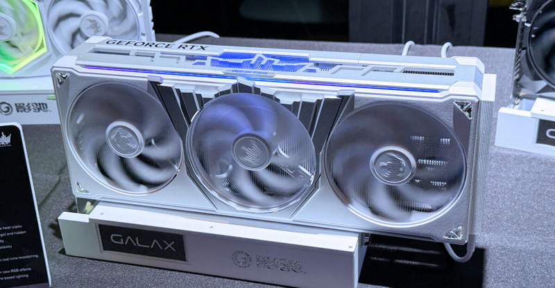A Galax bemutatta a GeForce RTX 6090 Hall of Fame koncepcióját, amely négy ventilátorral és Swarovski kristályokkal rendelkezik