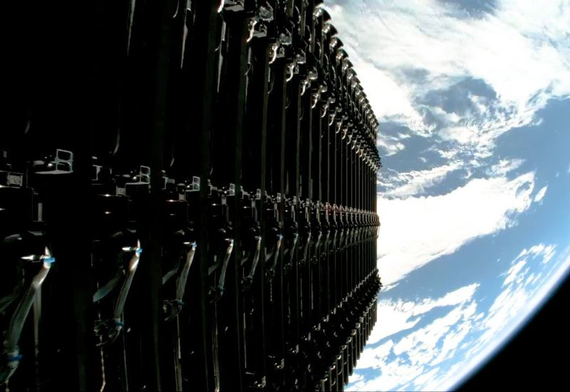 A SpaceX és a Blue Origin adatközpontok felhőbeli üzemeltetése miatt konfliktusba keveredtek, egymás ellen panaszokat nyújtva be az FCC-hez