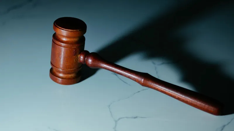 A bíróság visszavonta a VLSI által Intel ellen indított 3 milliárd dolláros igényt, és a szabadalmi vitát bírák és júri előtt tárgyalásra küldte.