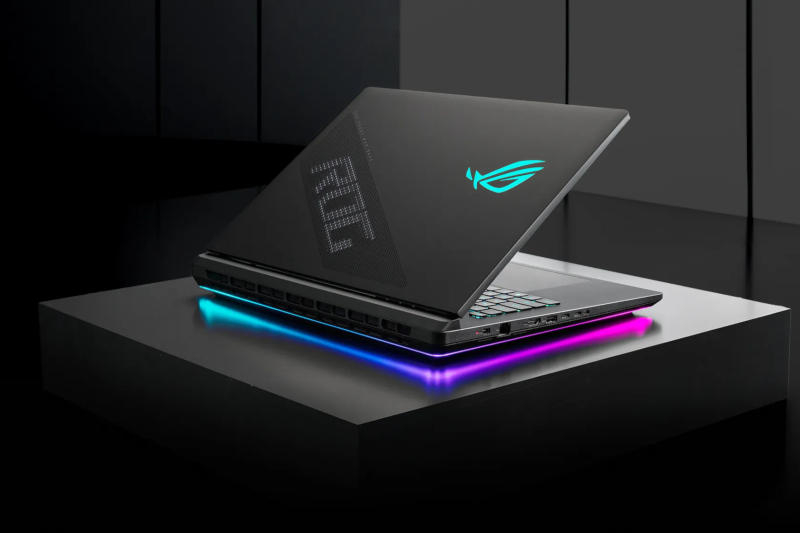 Az Asus ROG Strix SCAR 18 debütálja magát flagship játékos laptopként, amely akár 320 W-t is fogyaszt