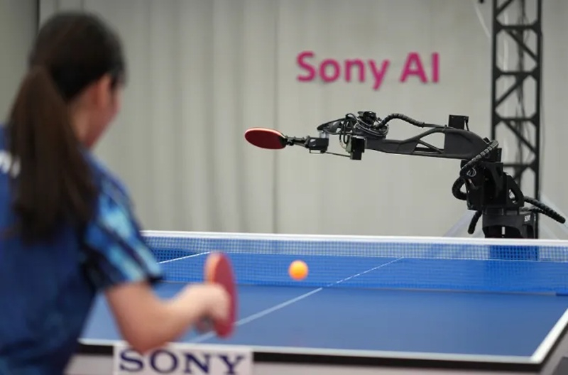A Sony olyan robottal jelent meg, amely először győz a profi asztali tenisz játékosok felett.