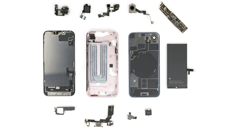 Az iFixit felfedte az iPhone 17e-t – a MagSafe hátlap működik az iPhone 16e-n is.