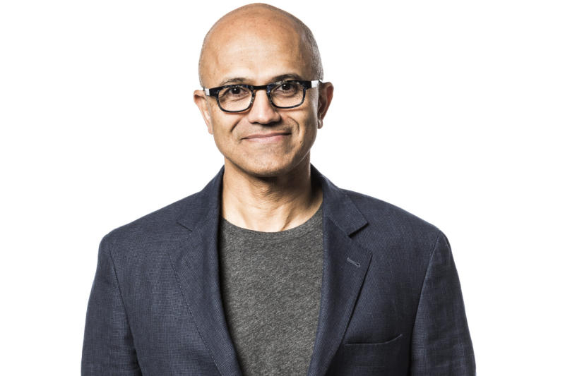Saty Nadella a Microsoftnél bevezette a „vörös kódot” a Copilothoz.
