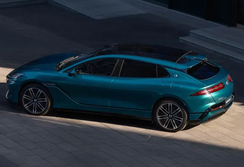 A BYD elindította a Denza Z9 GT elektromos autóját, amely képes 1036 km-t megtenni töltés nélkül.