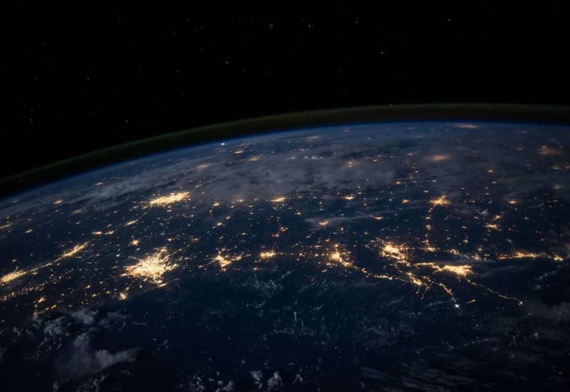 Az USA globálisan bevezet „MI-üzenőket”: Trump elindította a Tech Corps‑ot, hogy erősítse hatalmát és korlátozza Kínát